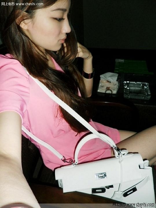 鄭州科技新品亮相，功能亮點(diǎn)與體驗展示，遠(yuǎn)離色情內(nèi)容，感受科技魅力