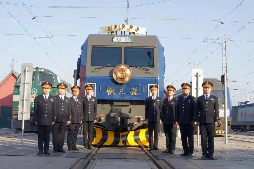 哈局機(jī)車最新配屬揭秘，溫馨之旅啟程