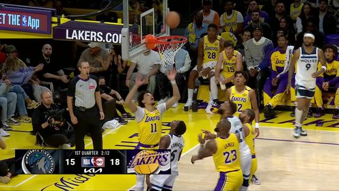 詹姆斯首場(chǎng)比賽錄像回放，變化、自信與成就感的啟示之旅