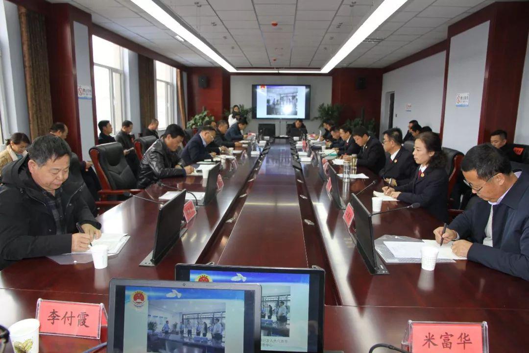 廢品回收新趨勢，小巷中的綠色奇遇之旅