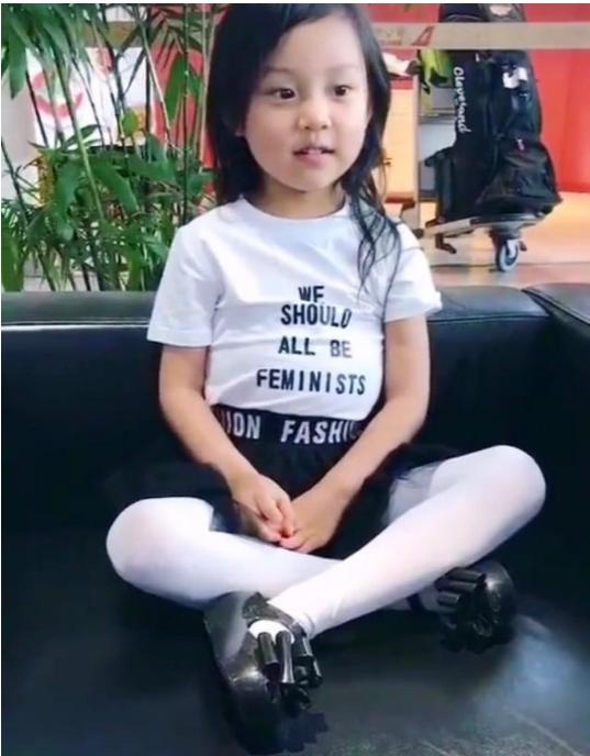 李小路女兒近照，自然美景中的探索之旅獨(dú)家曝光