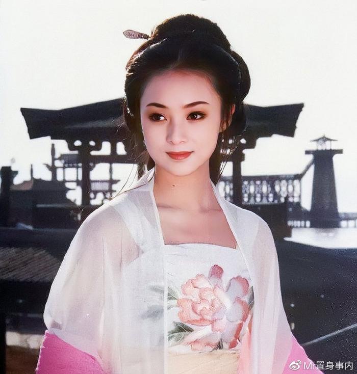 董智芝的表演藝術(shù)之路，如何學(xué)習(xí)表演藝術(shù)并邁向舞臺成功之巔