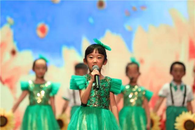 尹小艷演繹的云南山歌新篇章，自信與成就的力量展現(xiàn)學(xué)習(xí)變遷之路