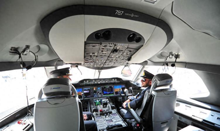 2013年飛機(jī)最新報(bào)價(jià)深度探討，以當(dāng)年市場(chǎng)為例