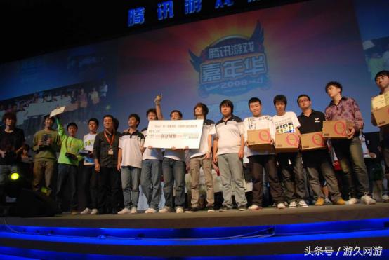 重溫經(jīng)典瞬間，回顧C(jī)F白鯊在2009年的比賽風(fēng)采