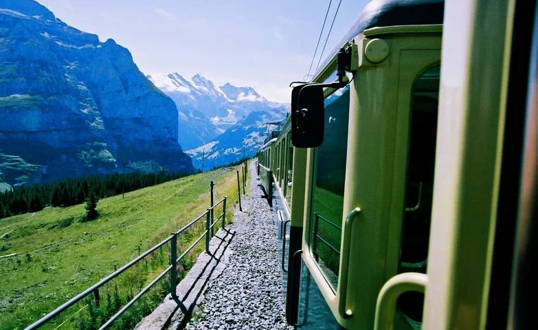 成都至哈爾濱機票價格查詢，時空之旅的飛行軌跡
