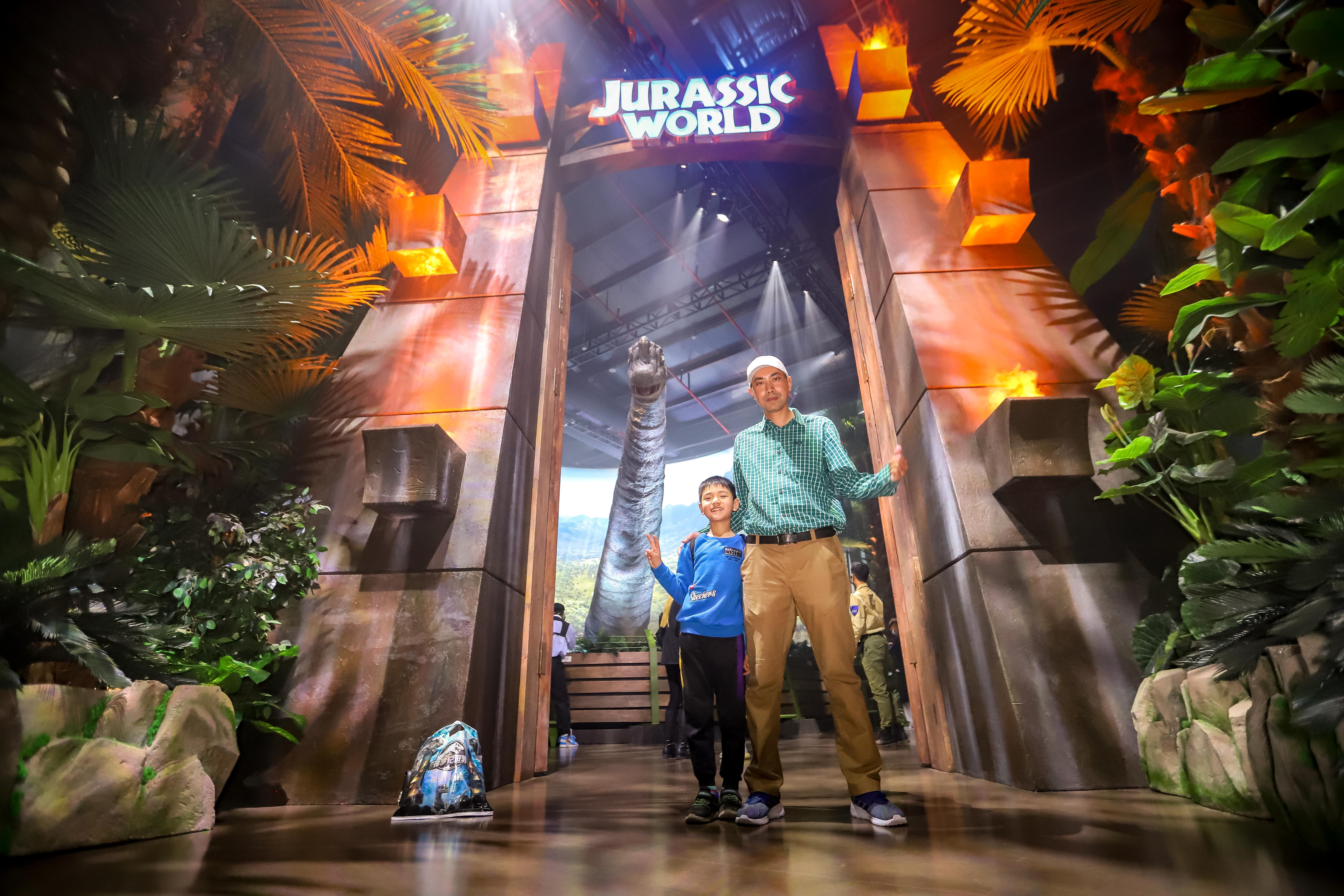 侏羅紀世界電影，自然探險之旅，探尋內心平和與幽默的旅程