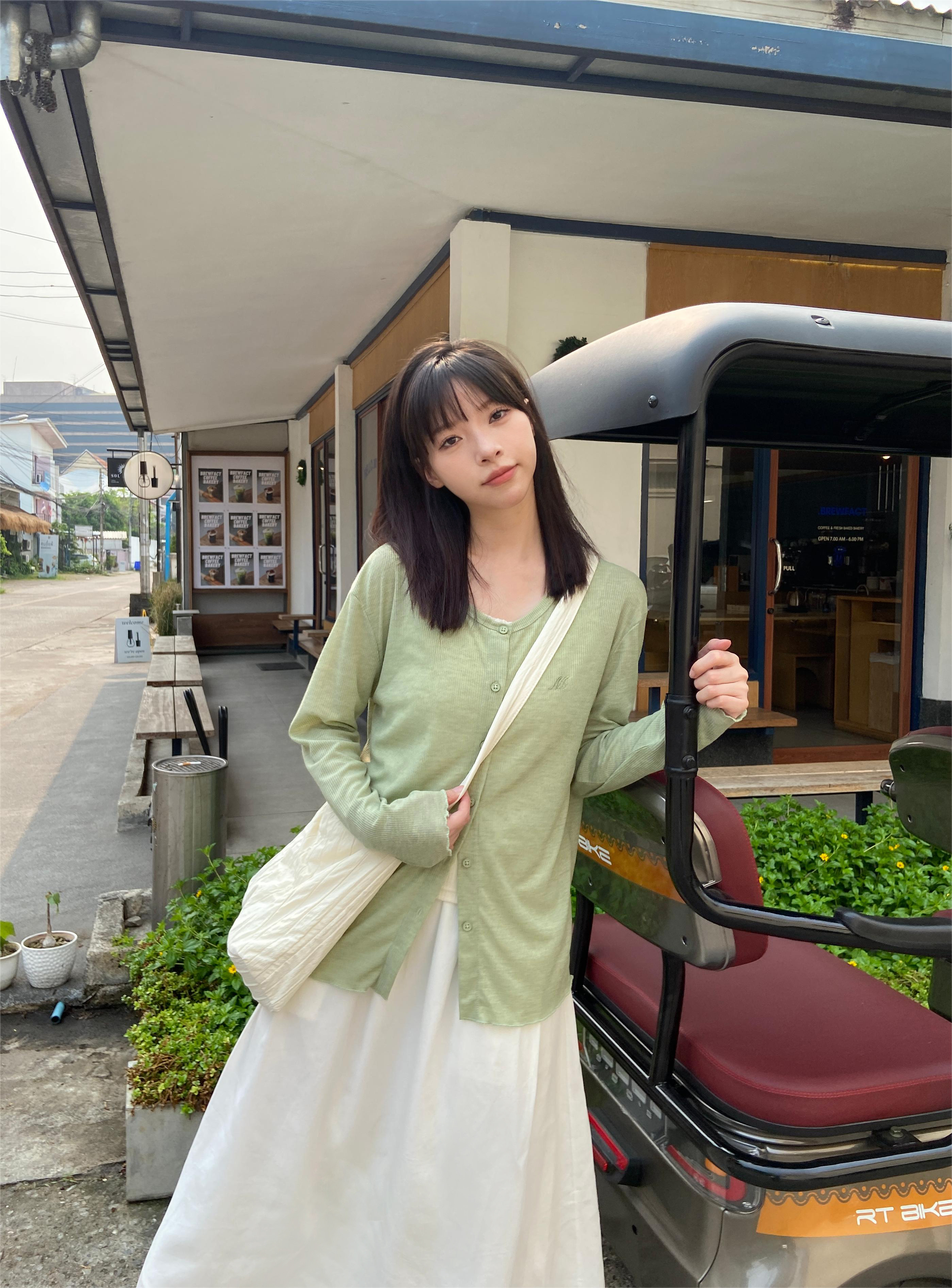 探索小巷中的隱藏美食寶藏，最新素人美食之旅 2024