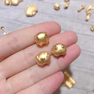 最新黃金價格動態(tài)，小巷深處的黃金秘密