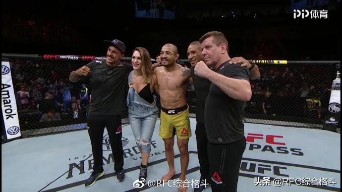 最新WWE格斗之夜，小巷熱血戰(zhàn)場(chǎng)與特色小店的探索之旅