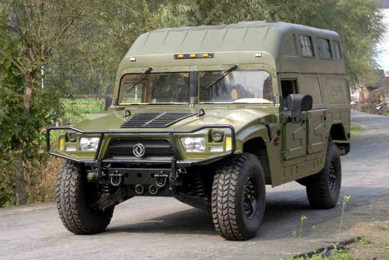 東風(fēng)最新軍車震撼登場，展現(xiàn)雄姿！