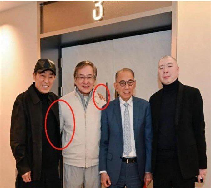 成龍最新動態(tài)揭秘，小巷深處的驚喜探索之旅（2025年）