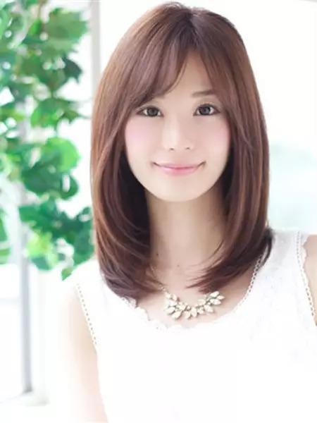 從入門到精通，2025最新短直發(fā)發(fā)型指南，引領(lǐng)時尚風(fēng)潮！