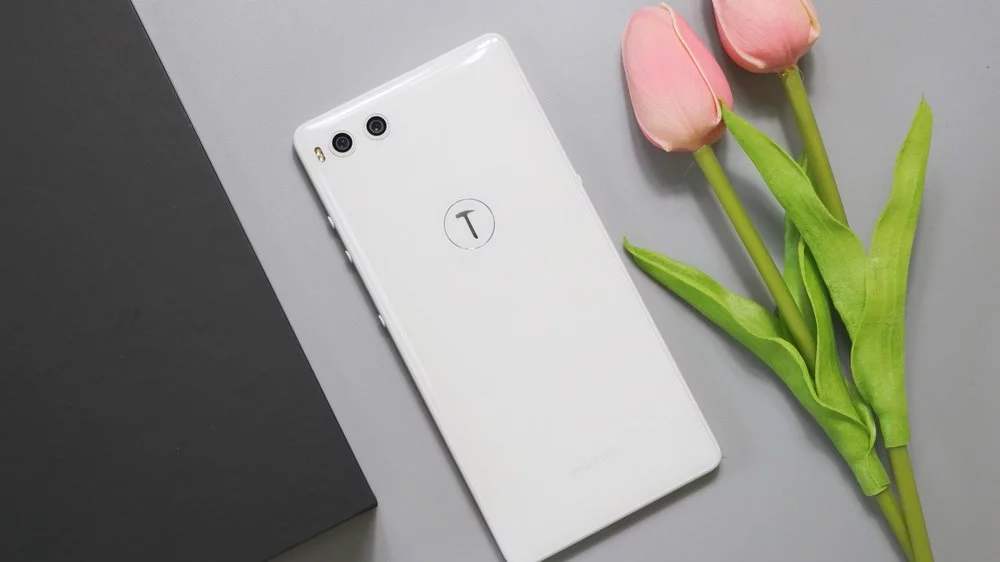 錘子最新旗艦，科技與情感的完美交融