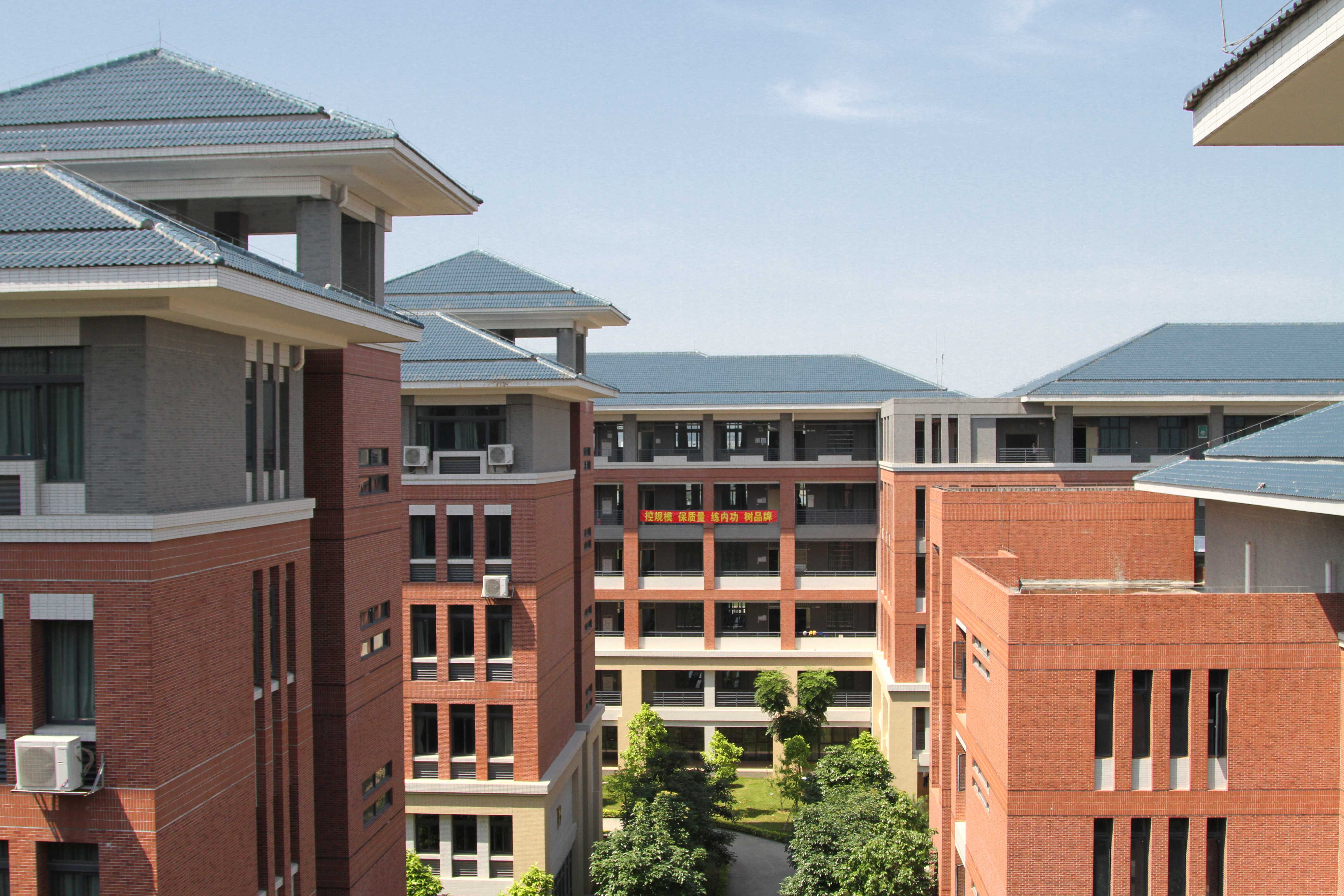 最新華學(xué)院，小巷特色小店的獨特魅力