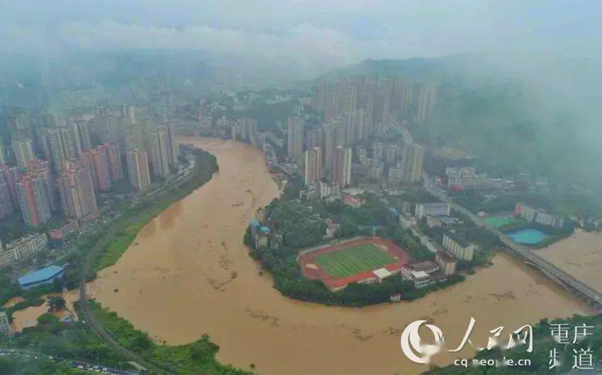 洪峰來襲，背景、事件、影響與時代重要性解析