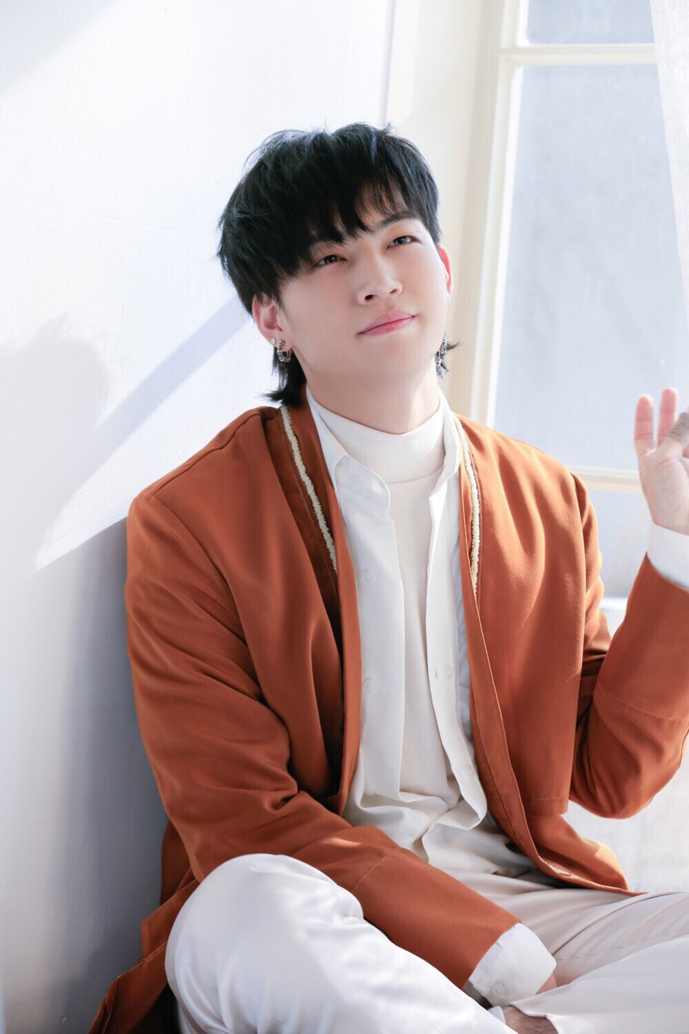 最新JB動(dòng)態(tài)，觀點(diǎn)闡述與深度分析