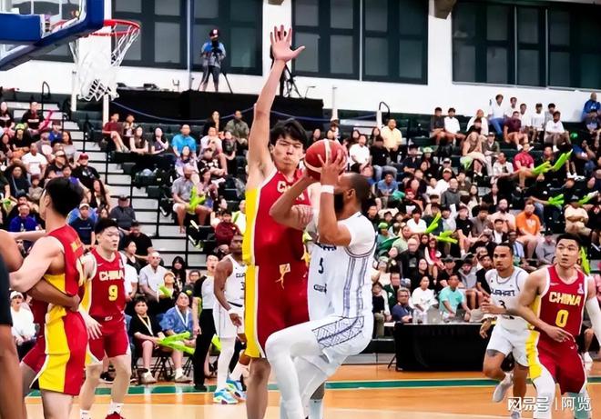 最新籃球賽事，賽場(chǎng)上的溫情與陪伴