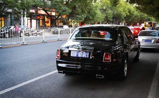 探索未知魅力小店，最新手機小號隱秘于小巷之中