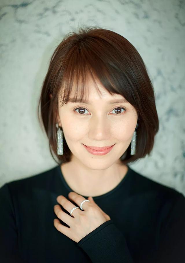 女士最新短發(fā)時尚潮流與個人立場的探討圖片集