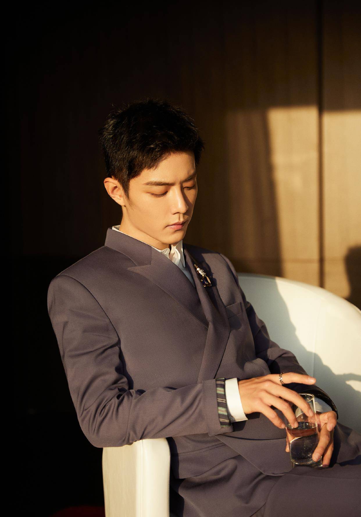 肖戰(zhàn)商務(wù)最新動態(tài)，自信與成就感的勵志之旅匯總