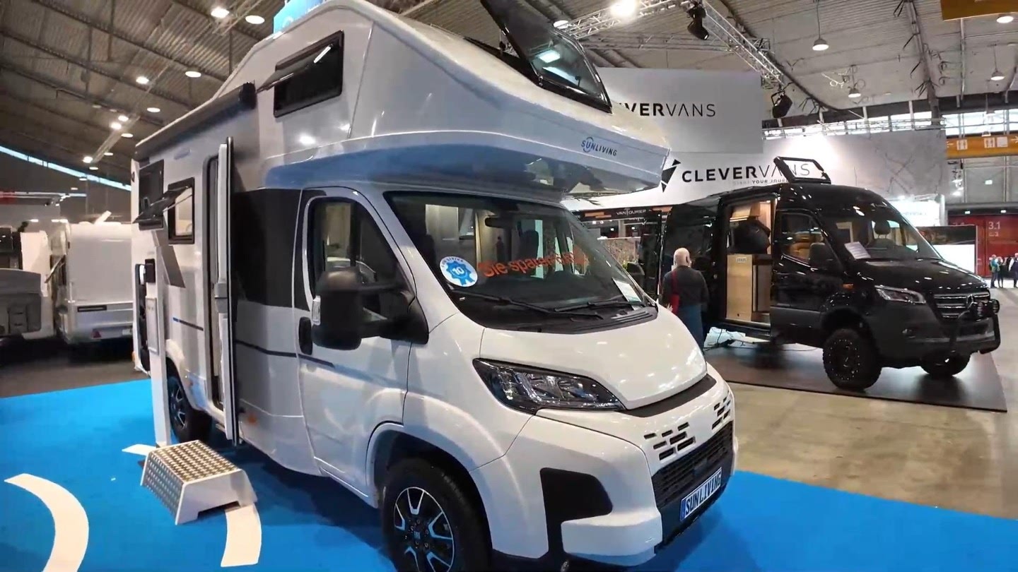 探索小巷中的驚喜，揭秘最新款房車發(fā)布，帶你領(lǐng)略未來生活新體驗(yàn)