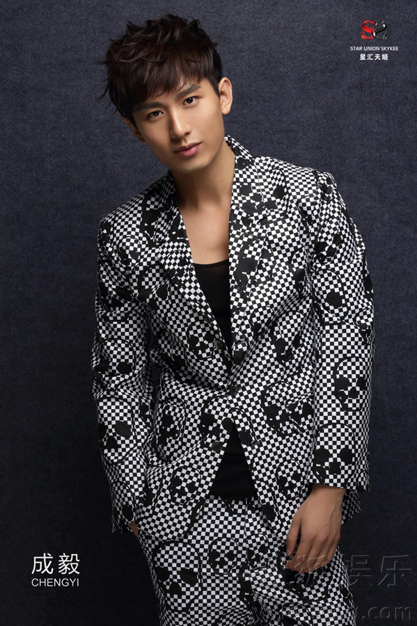 成毅最新劇透揭秘，小巷深處的獨特風情