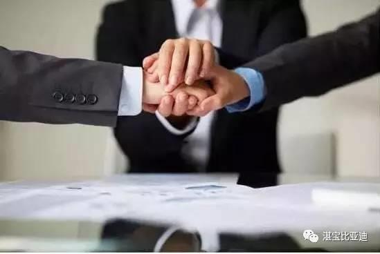 黃金交易最新價(jià)格及市場(chǎng)走勢(shì)分析，多方觀點(diǎn)與個(gè)人立場(chǎng)探討